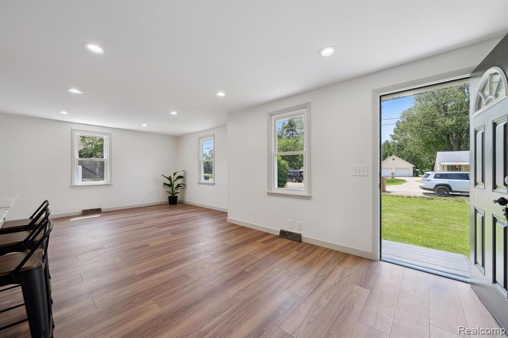 6097 Grove Avenue, Grand Blanc, MI 48439 — Photo 7