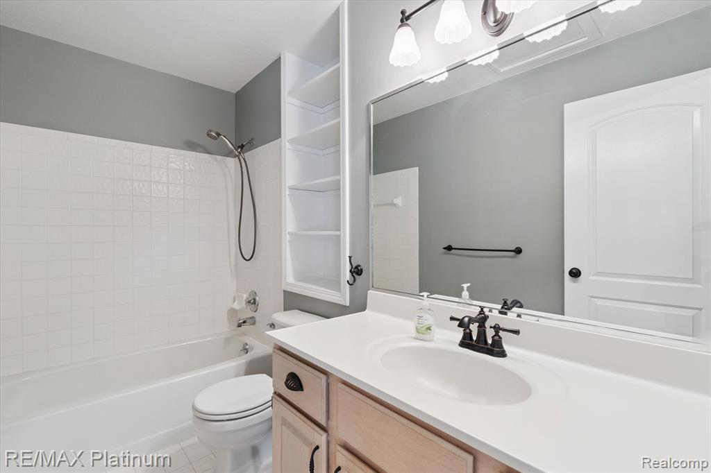 8230 Sawgrass Trail, Grand Blanc, MI 48439 — Photo 26