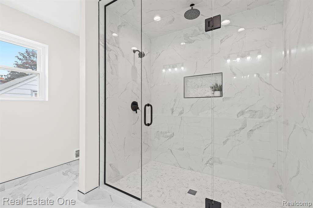 415 HELENE Avenue, Royal Oak, MI 48067 — Photo 13