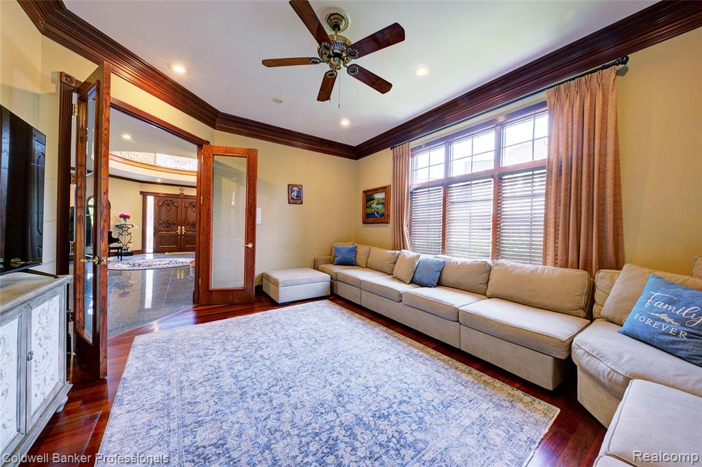 4546 Forest Edge Lane, West Bloomfield, MI 48323 — Photo 17
