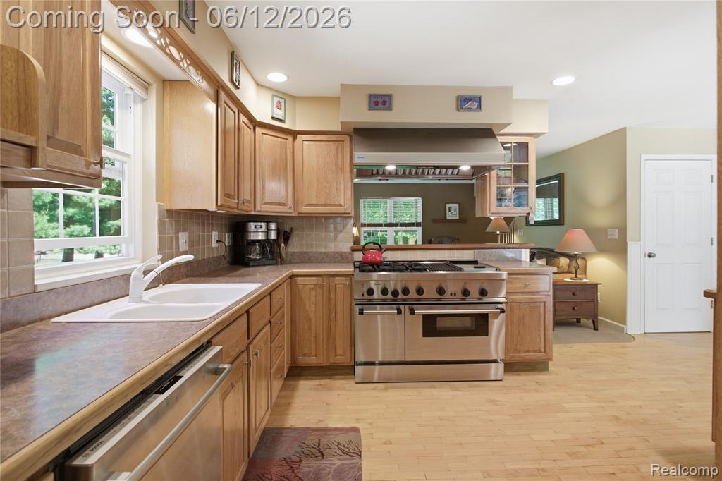 830 Hemingway Road, Lake Orion, MI 48362 — Photo 15
