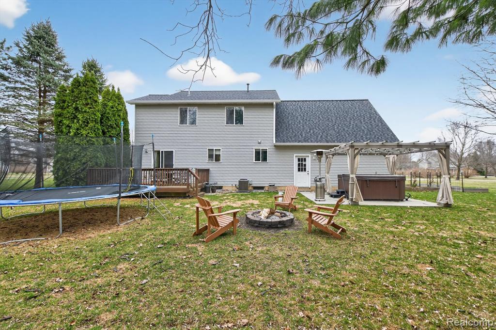 2454 Calvin Court, Pinckney, MI 48169 — Photo 37