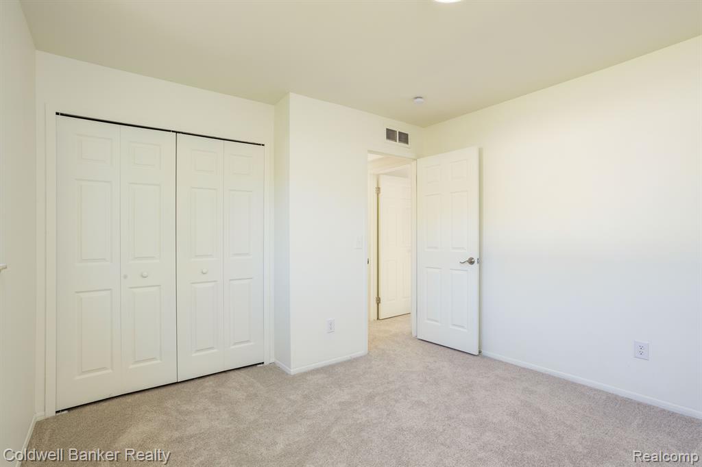 46038 SPINNING WHEEL Drive, Canton, MI 48187 — Photo 32