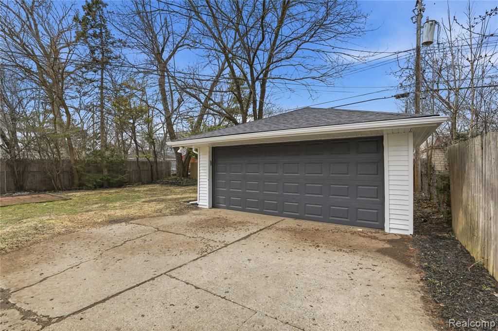 23509 Parklawn Street, Oak Park, MI 48237 — Photo 33