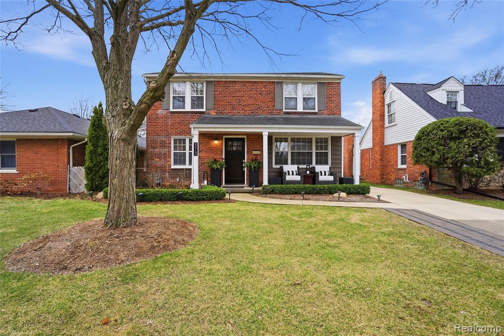 373 Hillcrest Avenue, Grosse Pointe Farms, MI 48236 — front exterior