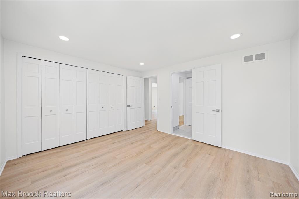 4490 Strathdale Lane, West Bloomfield, MI 48323 — Photo 49