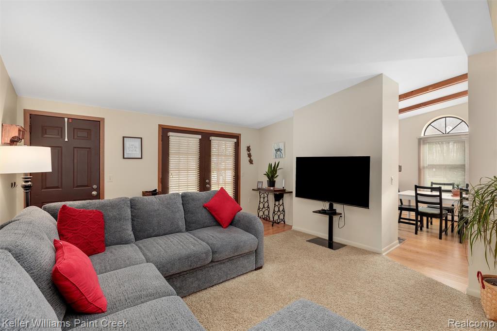 975 Woodlane Drive, Rochester Hills, MI 48307 — Photo 8
