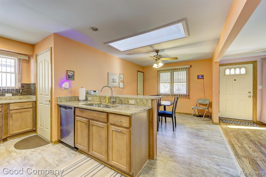 6430 Mayfair Street, Taylor, MI 48180 — Photo 8