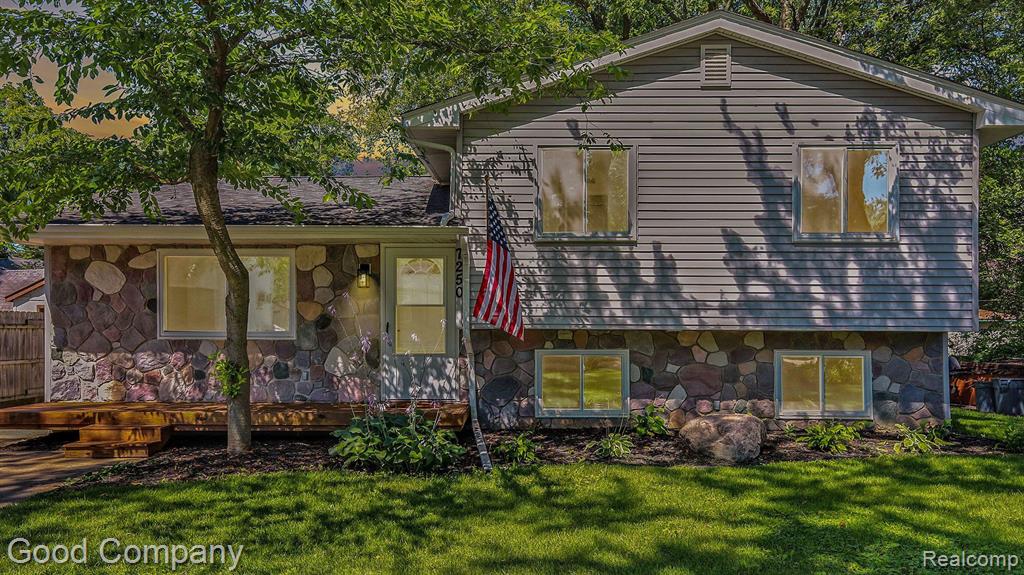 7250 SANDY BEACH Drive, Waterford, MI — Photo 35