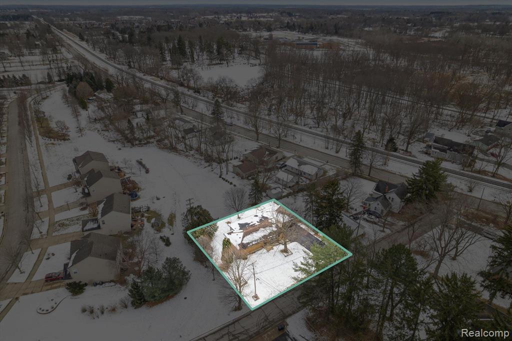 310 TAYLOR Lane, Chelsea, MI 48118 — Photo 59