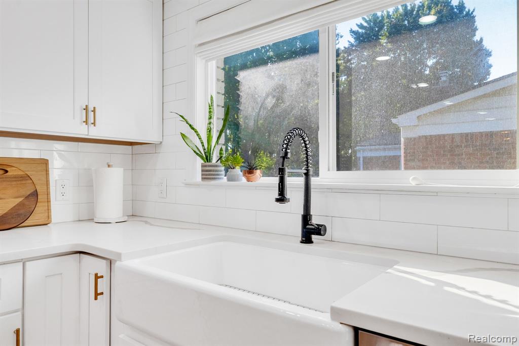 4812 Whitesell Drive, Troy, MI 48085 — Photo 17