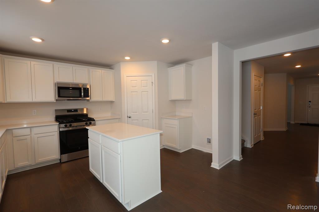 54854 Heron Circle, New Baltimore, MI 48047 — Photo 6