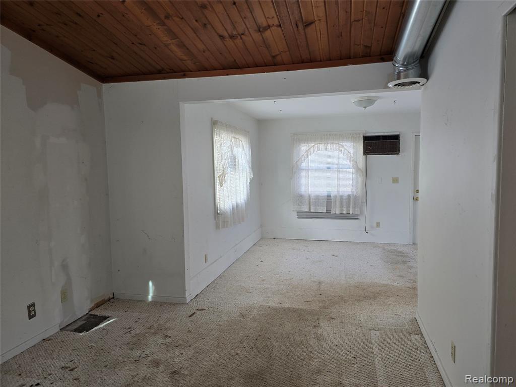 6302 Springdale Boulevard, Grand Blanc, MI 48439 — Photo 18