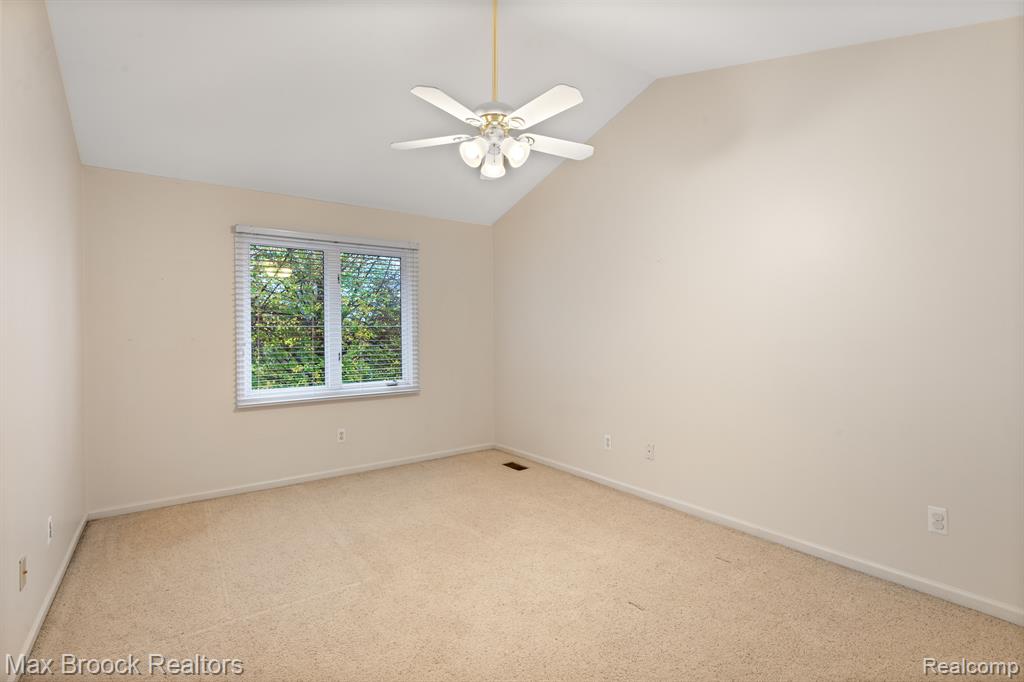 55222 BOARDWALK Drive, Shelby Twp, MI 48316 — Photo 17