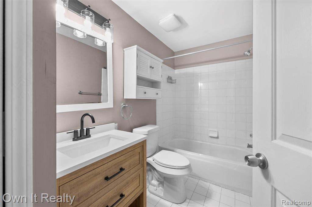 7154 Saint Andrews Drive, Ypsilanti, MI 48197 — Photo 14