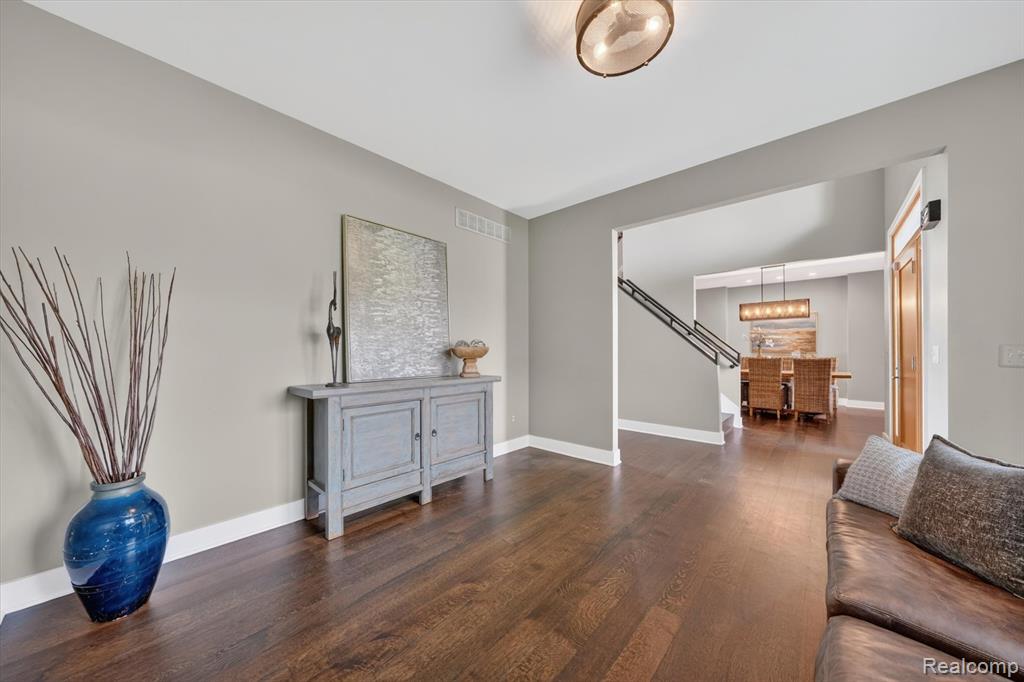 4176 Oak Tree Circle, Rochester, MI 48306 — Photo 11