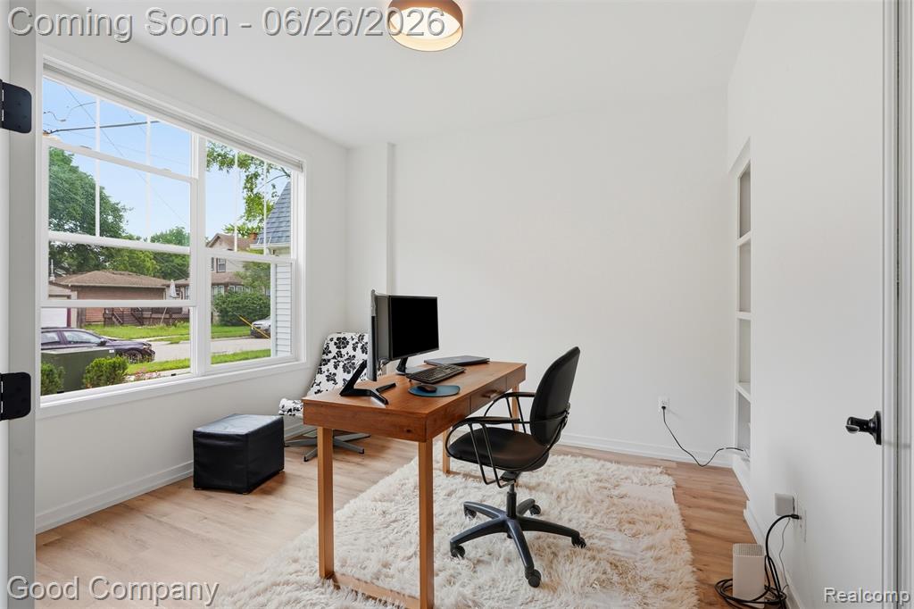 8431 Kenberton Drive, Oak Park, MI 48237 — Photo 17
