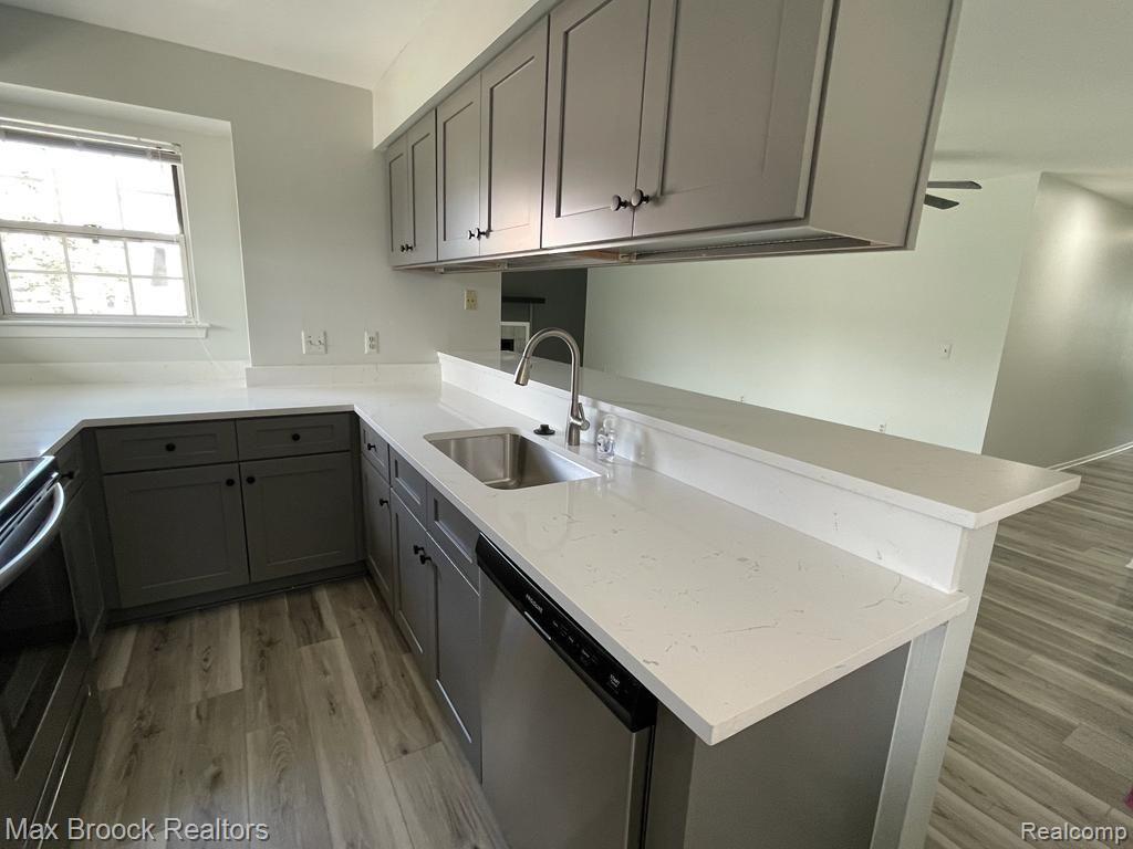 6635 BELLOWS Court, West Bloomfield, MI — Photo 6