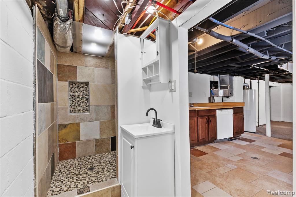 24857 Landau, Center Line, MI 48015 — Photo 38