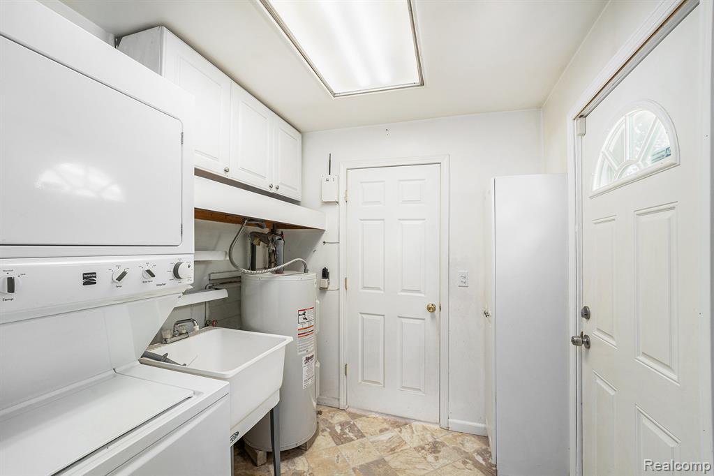 940 Mace Avenue, Madison Heights, MI 48071 — Photo 20