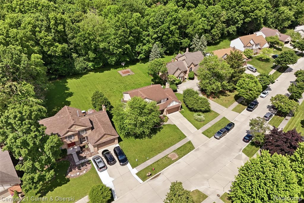 47008 Cider Mill Drive, Novi, MI — Photo 59