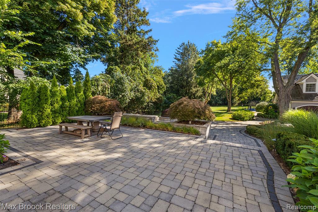 537 Pleasant Street, Birmingham, MI 48009 — Photo 45