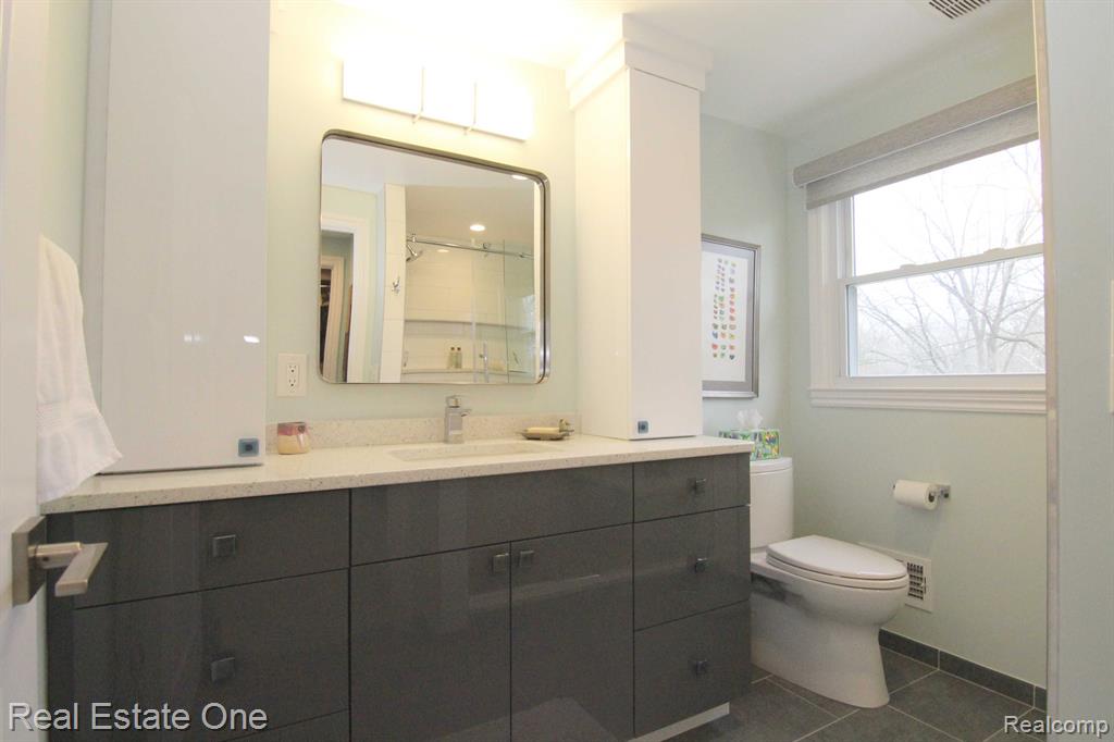 6749 ALDERLEY Way, West Bloomfield, MI — Photo 25