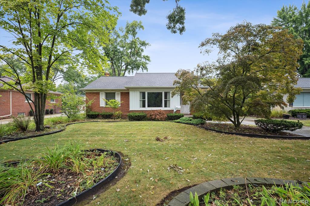 18870 Beverly Road, Beverly Hills, MI 48025 — Photo 2
