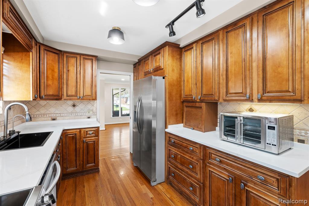 8540 ARNOLD Street, Dearborn Heights, MI 48127 — Photo 14