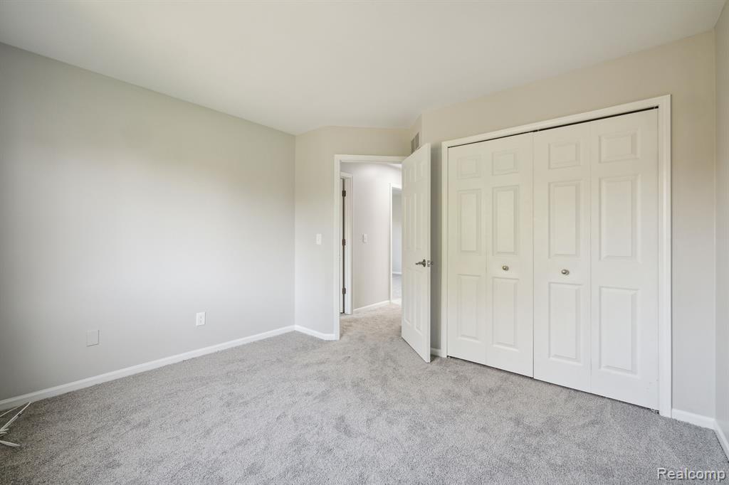 45516 VIOLET Lane, Novi, MI — Photo 32