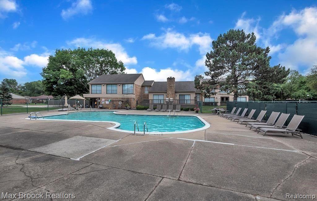 8673 EDGEWATER Lane, Warren, MI 48093 — Photo 26