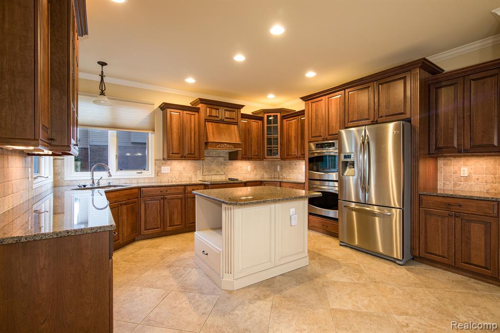 61491 CROWN POINT Drive, Washington, MI — Photo 3