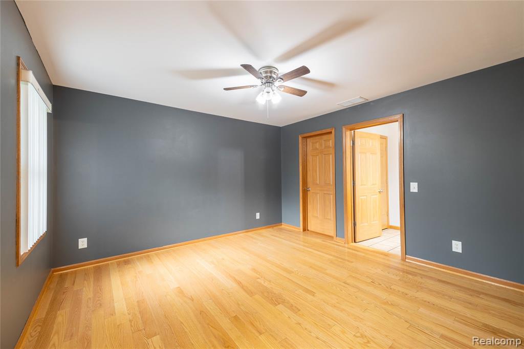 28101 Elwell Road, Belleville, MI 48111 — Photo 31