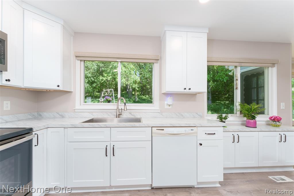 6448 Grand Circle Drive, Brighton, MI 48116 — Photo 9