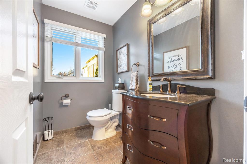 55670 PARKVIEW Drive, Shelby Twp, MI 48316 — Photo 19