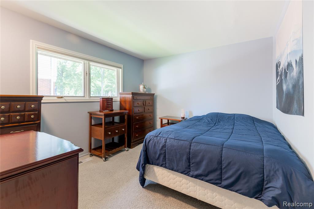 8366 Glengarry Road, Grosse Ile, MI 48138 — Photo 30