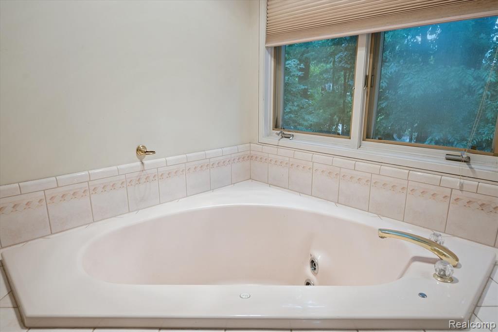 9724 Pine Valley Trail, Brighton, MI 48114 — Photo 31