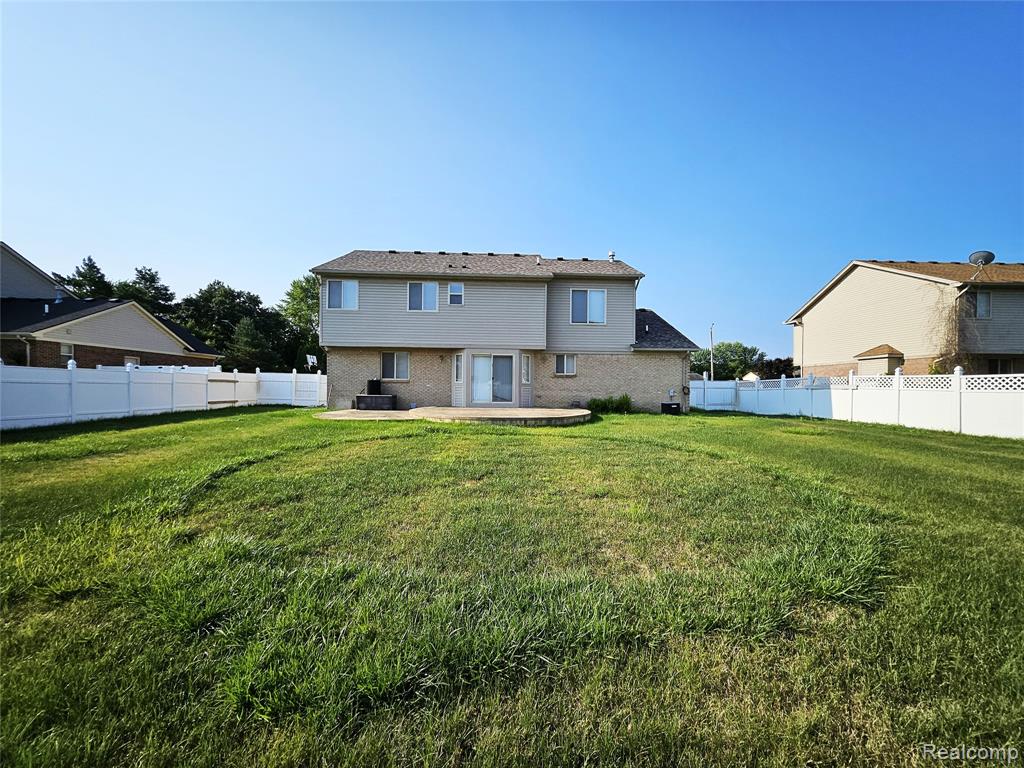 15801 Toulouse, Fraser, MI 48026 — Photo 4