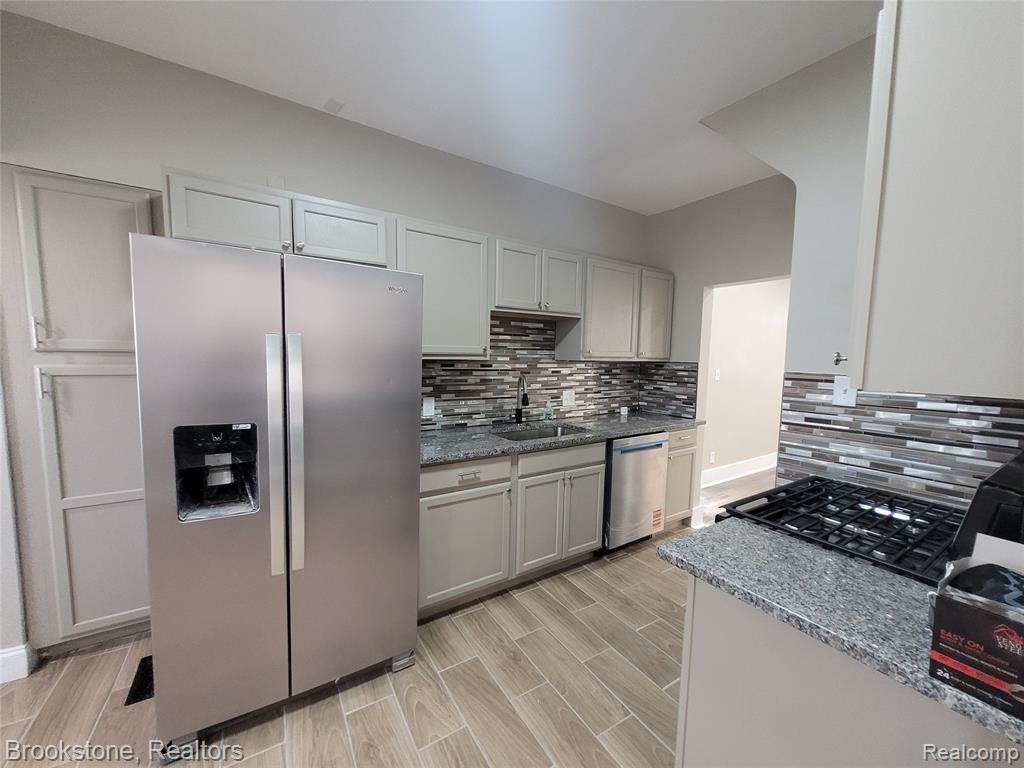 3241 Lawrence Street, Detroit, MI 48206 — Photo 8