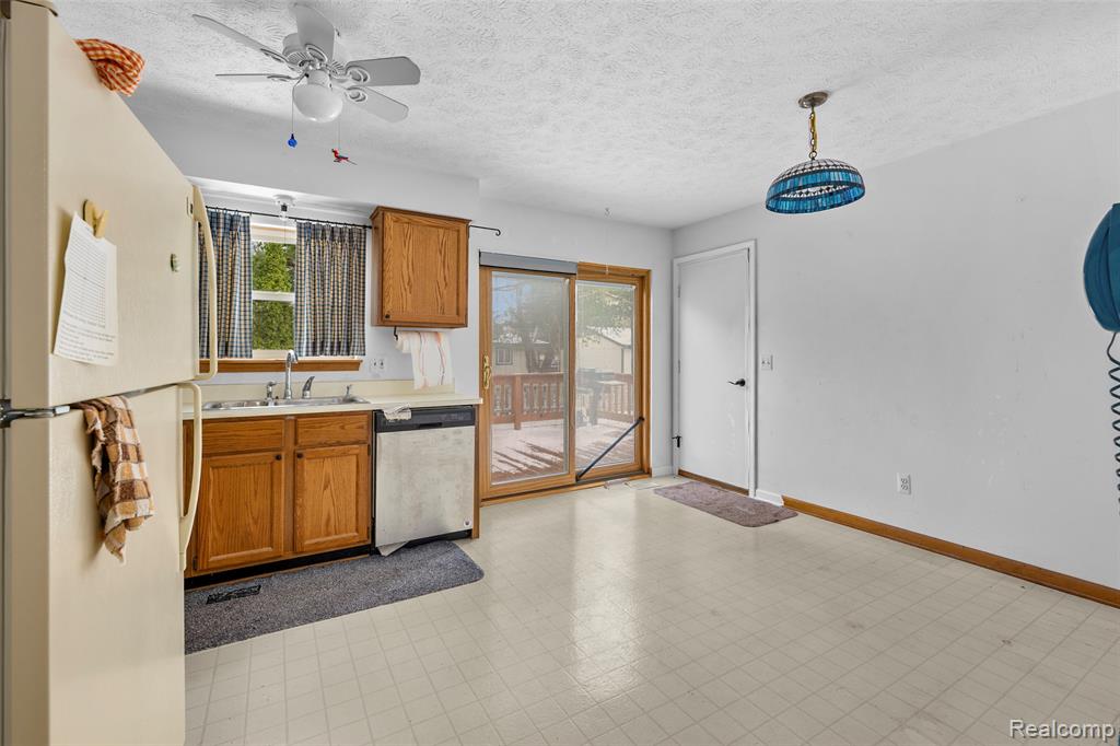3778 Ponchartrain Drive, Pinckney, MI 48169 — Photo 13