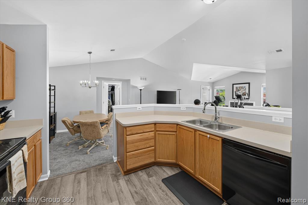 4077 Berkeley Avenue, Canton, MI 48188 — Photo 16