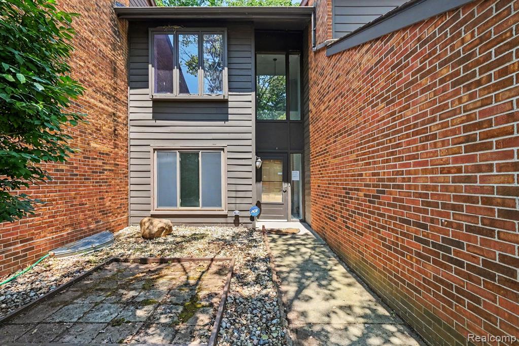 2056 Walden Court, Flint, MI 48532