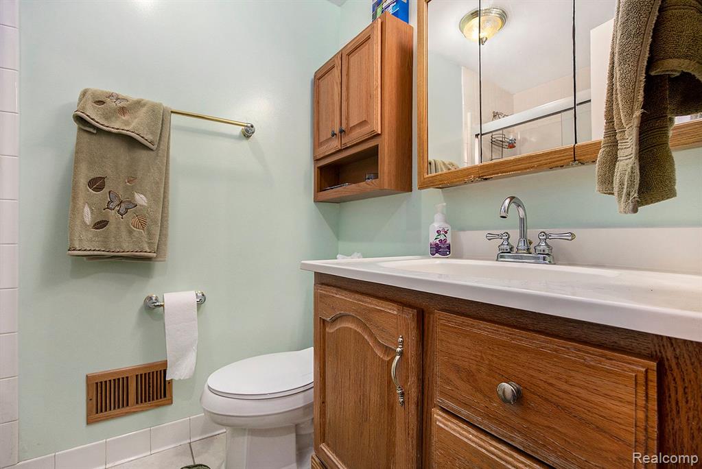 14775 Hough Road, Allenton, MI 48002 — Photo 19