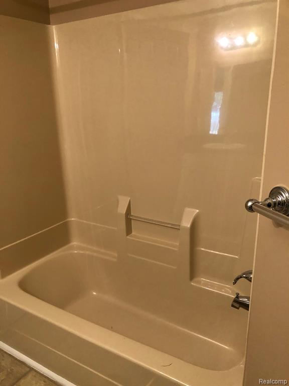 4031 HEATHERWOOD, Warren, MI 48092 — Photo 8