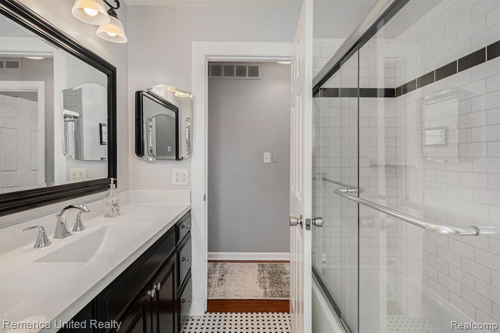 40563 ORANGELAWN Avenue, Plymouth, MI 48170 — Photo 12