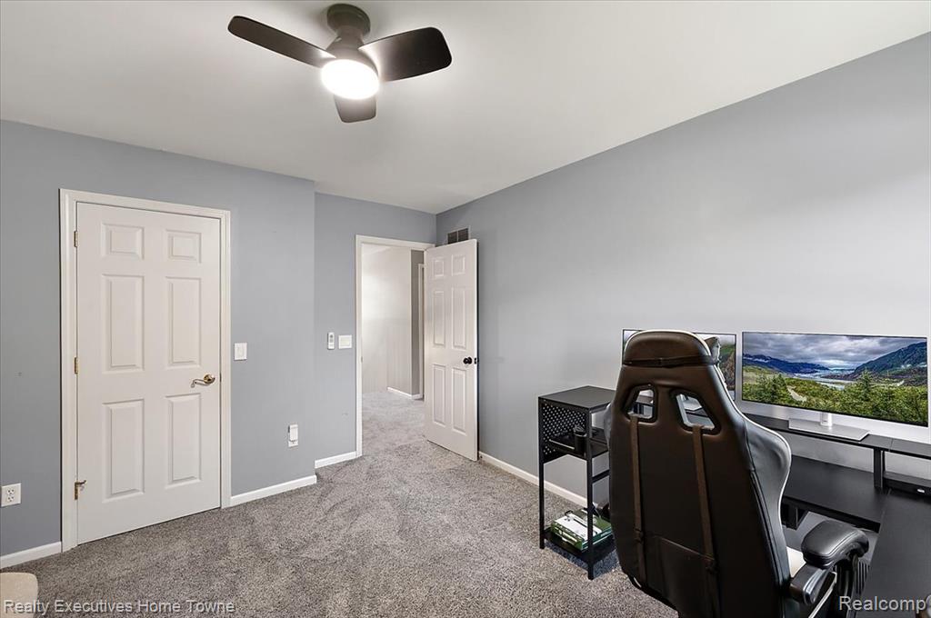 899 Hathaway Dr Drive, Auburn Hills, MI 48326 — Photo 32