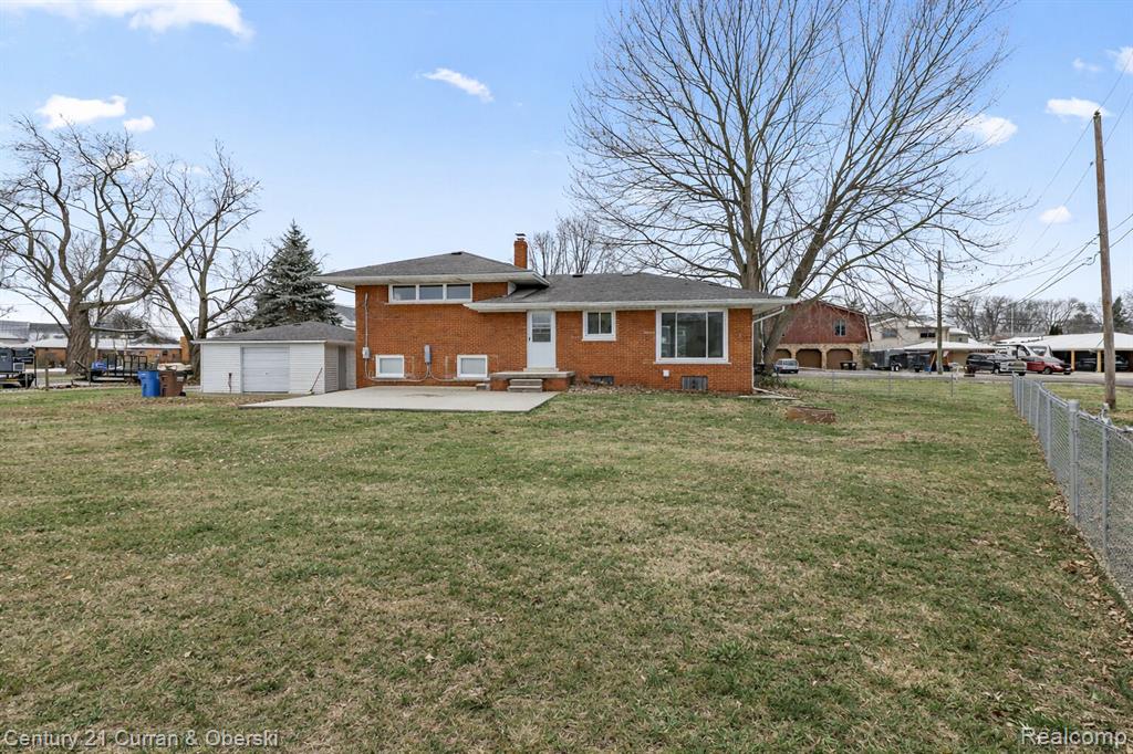 30631 Bayview Drive, Gibraltar, MI — Photo 44
