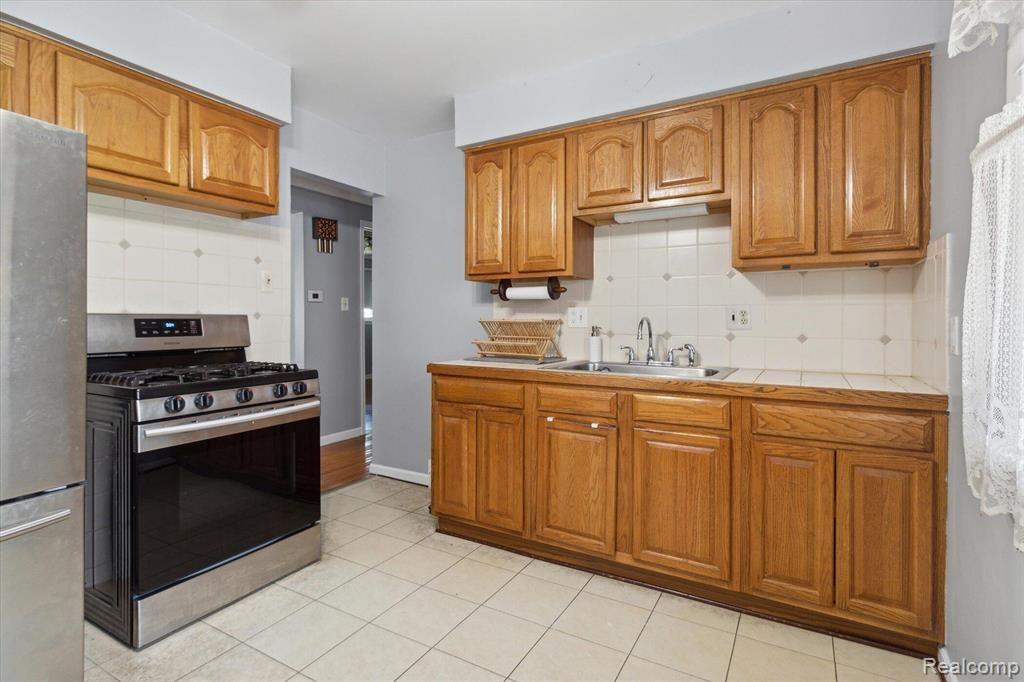 6918 Gilman Street, Garden City, MI — Photo 18