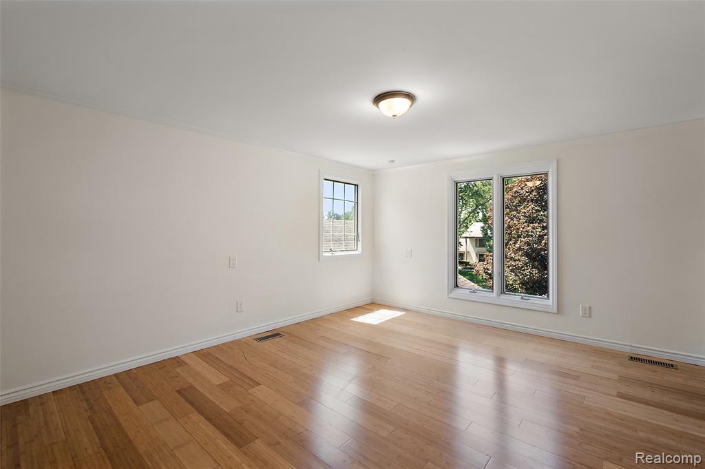 5353 W Bloomfield Lake Road, West Bloomfield, MI 48323 — Photo 32