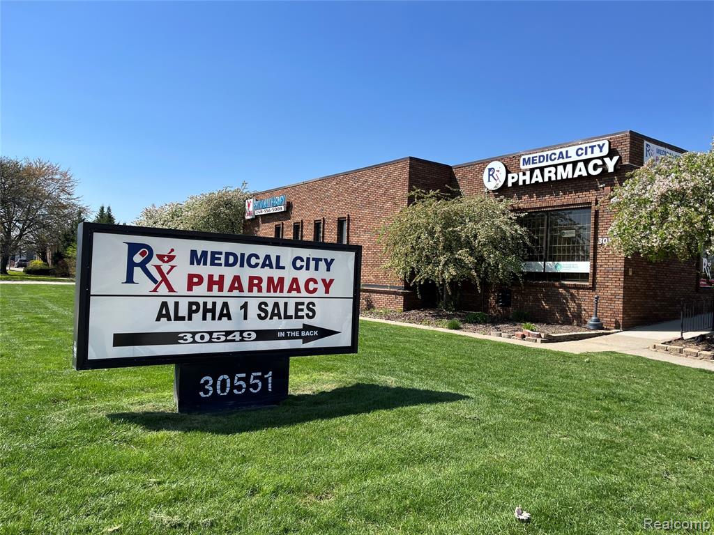 30549 Stephenson Highway, Madison Heights, MI 48071